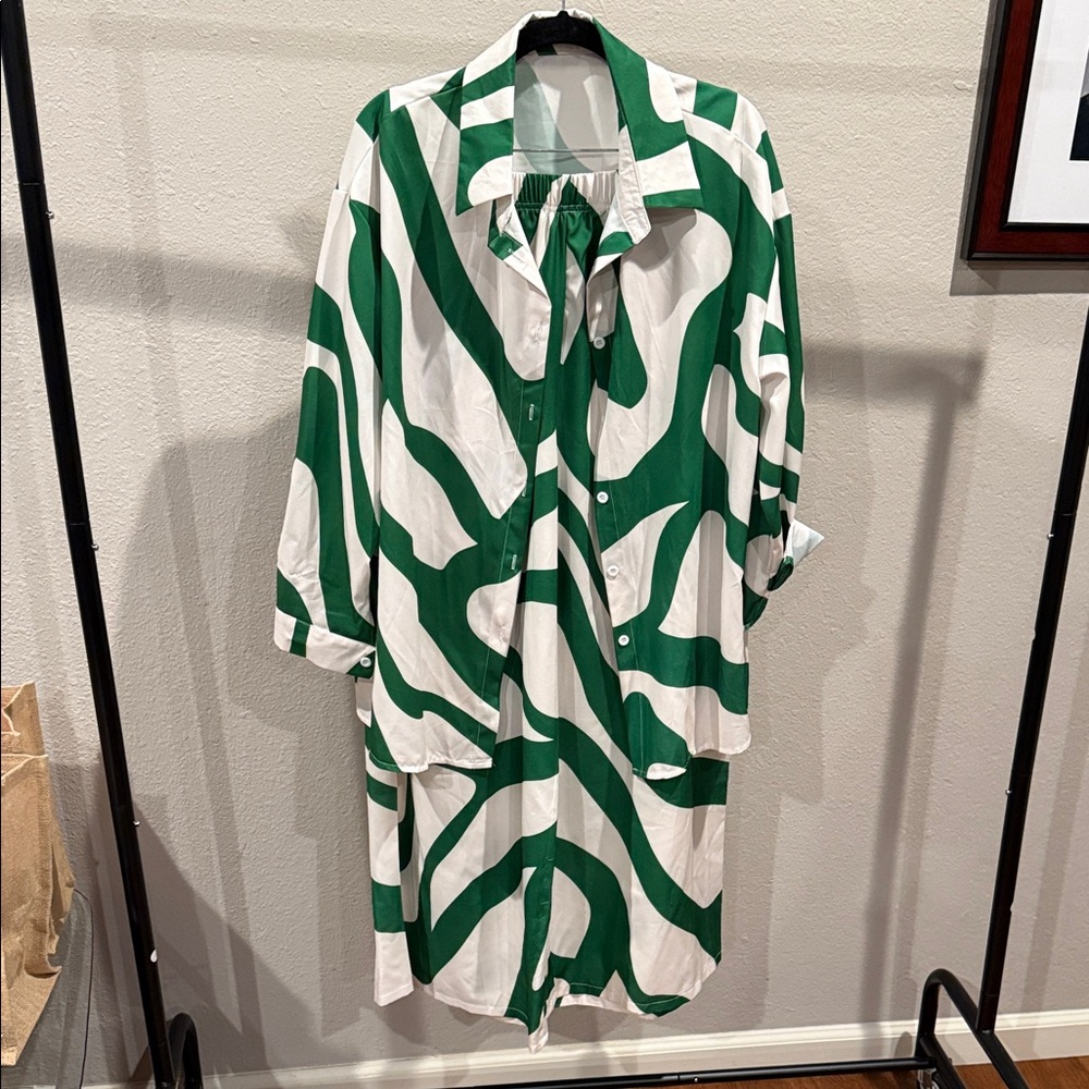 Green and White Patterned Pant set